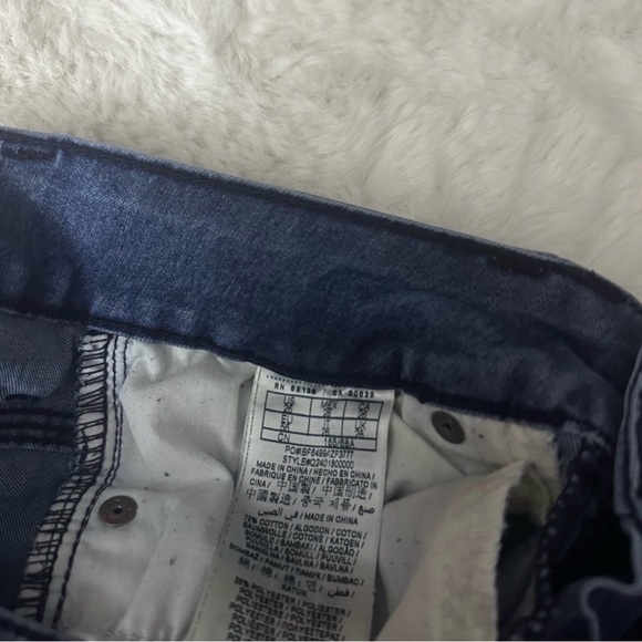 Guess Medium Rise Boot Jeans - Picture 5 of 5